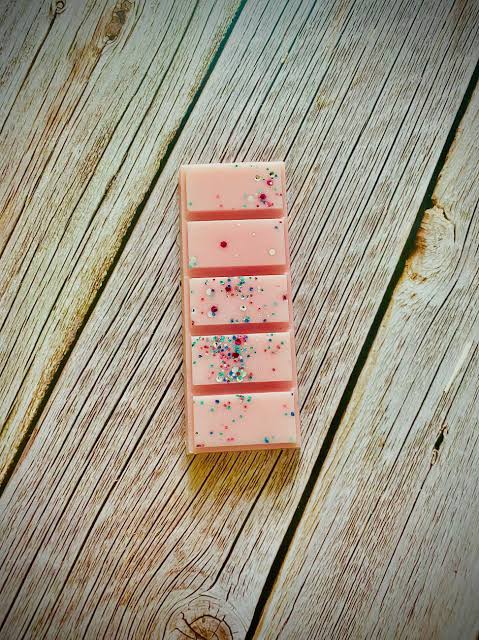 Sweet tooth Sabrina carpenter type snap bar wax melt